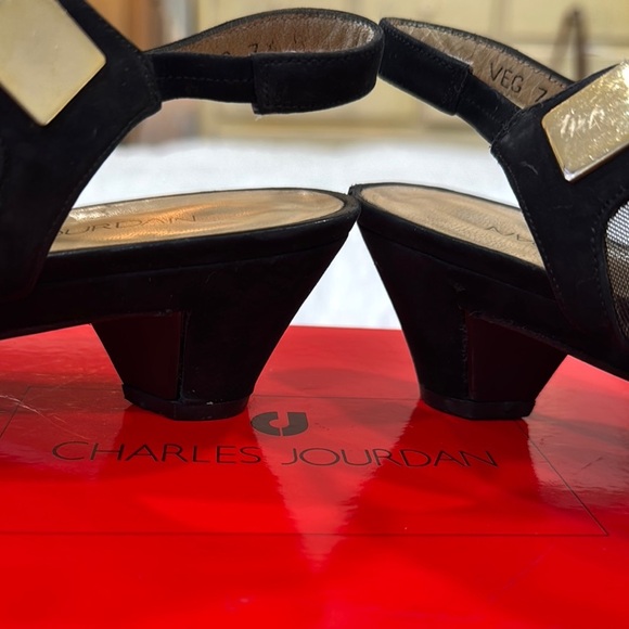 Charles Jourdan Black and Gold Kitten Heel Suede Mesh Square Gold Studs Size 7.5 - Picture 7 of 10